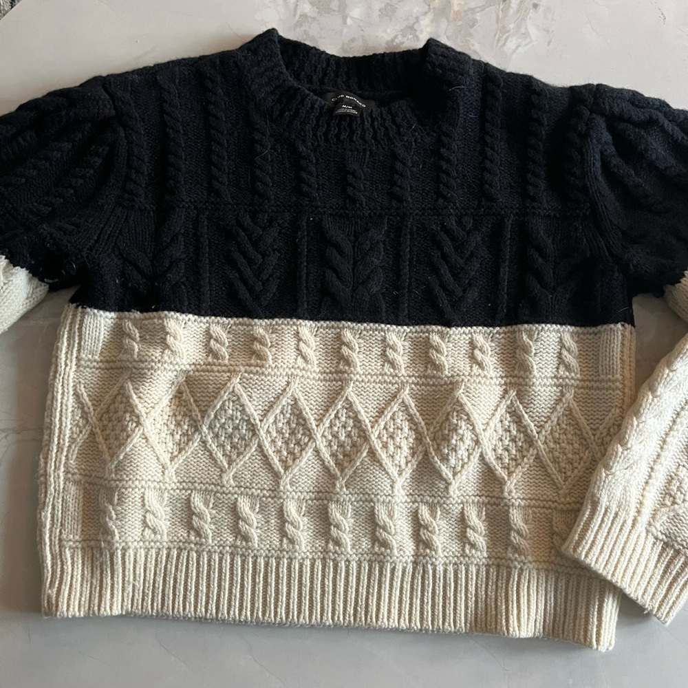 Club Monaco Black and Cream Sweater